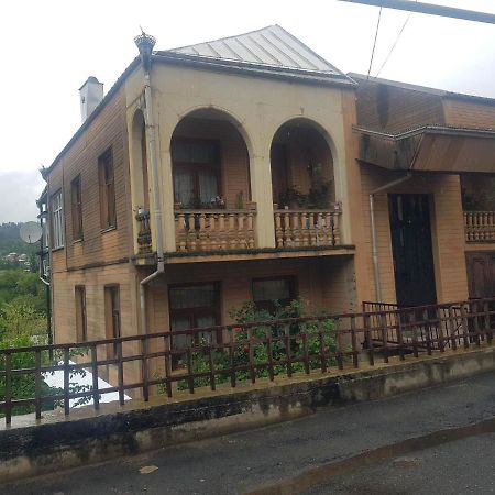 Hotel Shaumiani Кутаиси Екстериор снимка