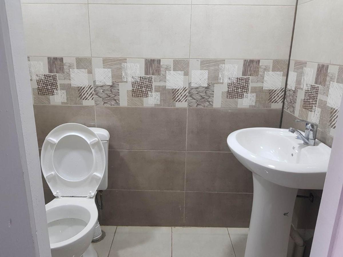 Hotel Shaumiani Кутаиси Екстериор снимка