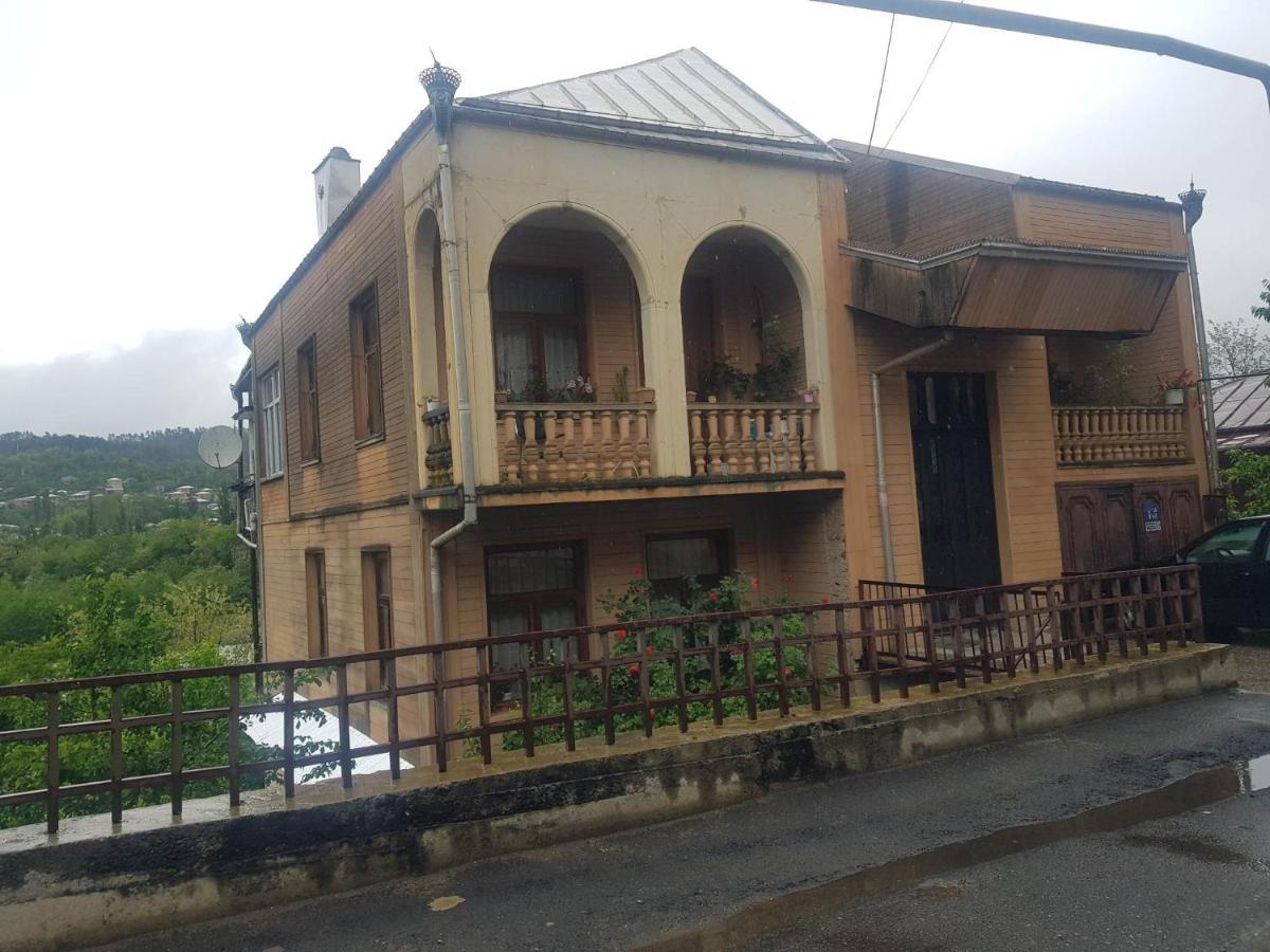 Hotel Shaumiani Кутаиси Екстериор снимка