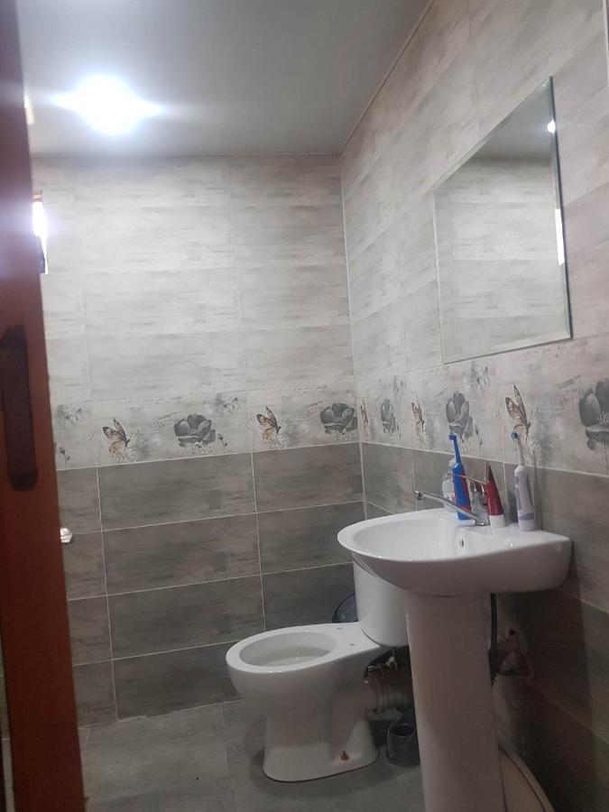 Hotel Shaumiani Кутаиси Екстериор снимка