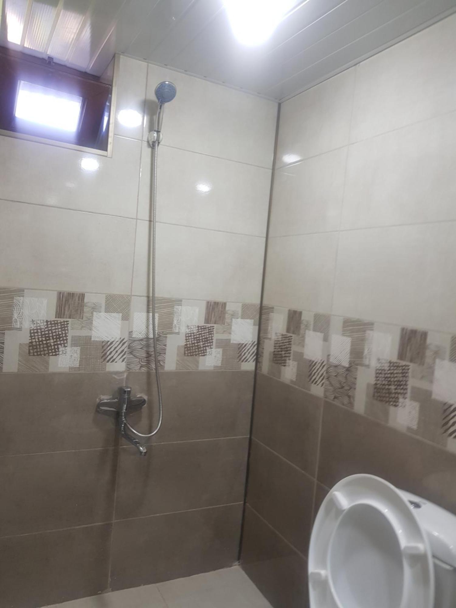 Hotel Shaumiani Кутаиси Екстериор снимка