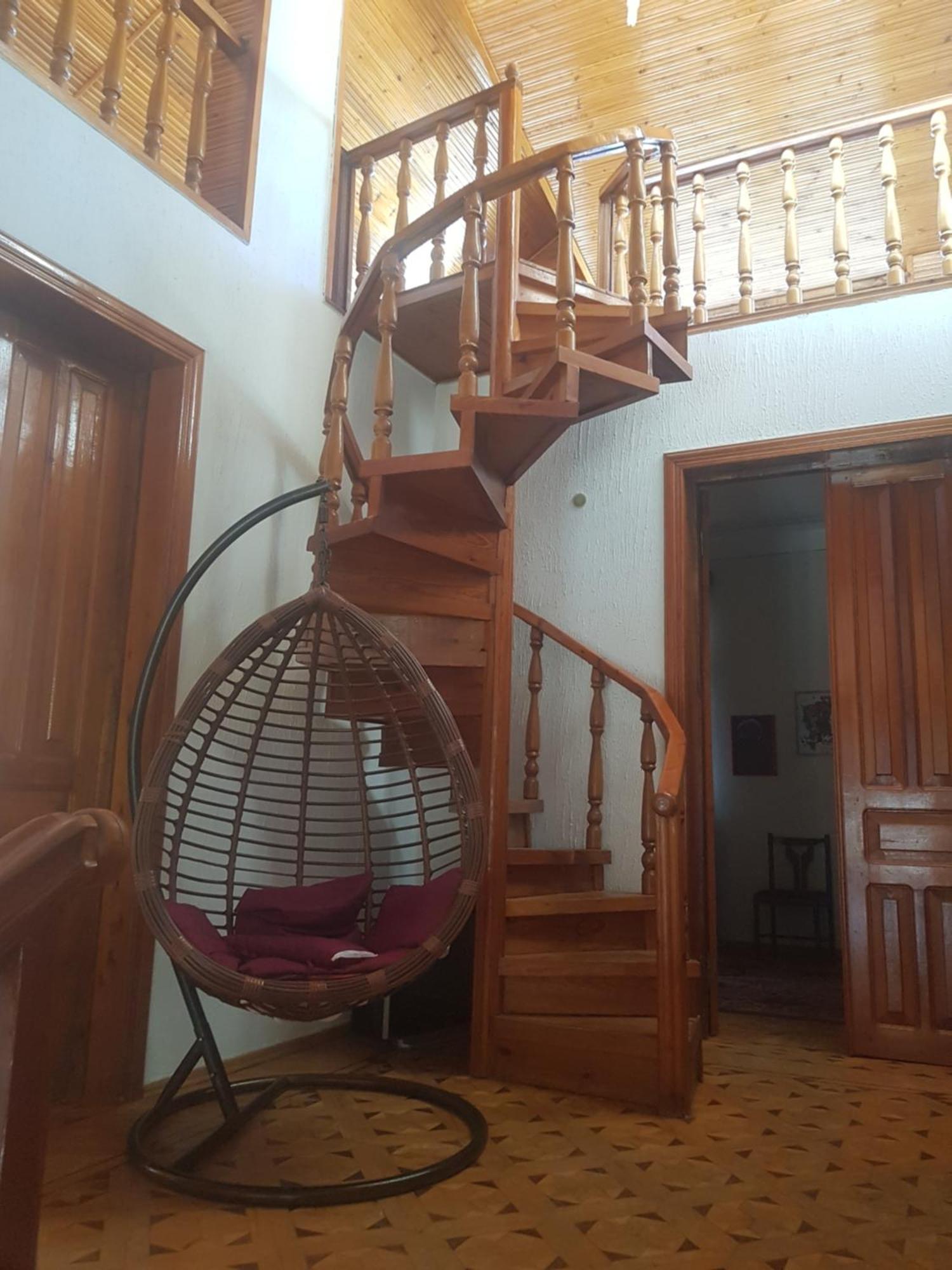 Hotel Shaumiani Кутаиси Екстериор снимка