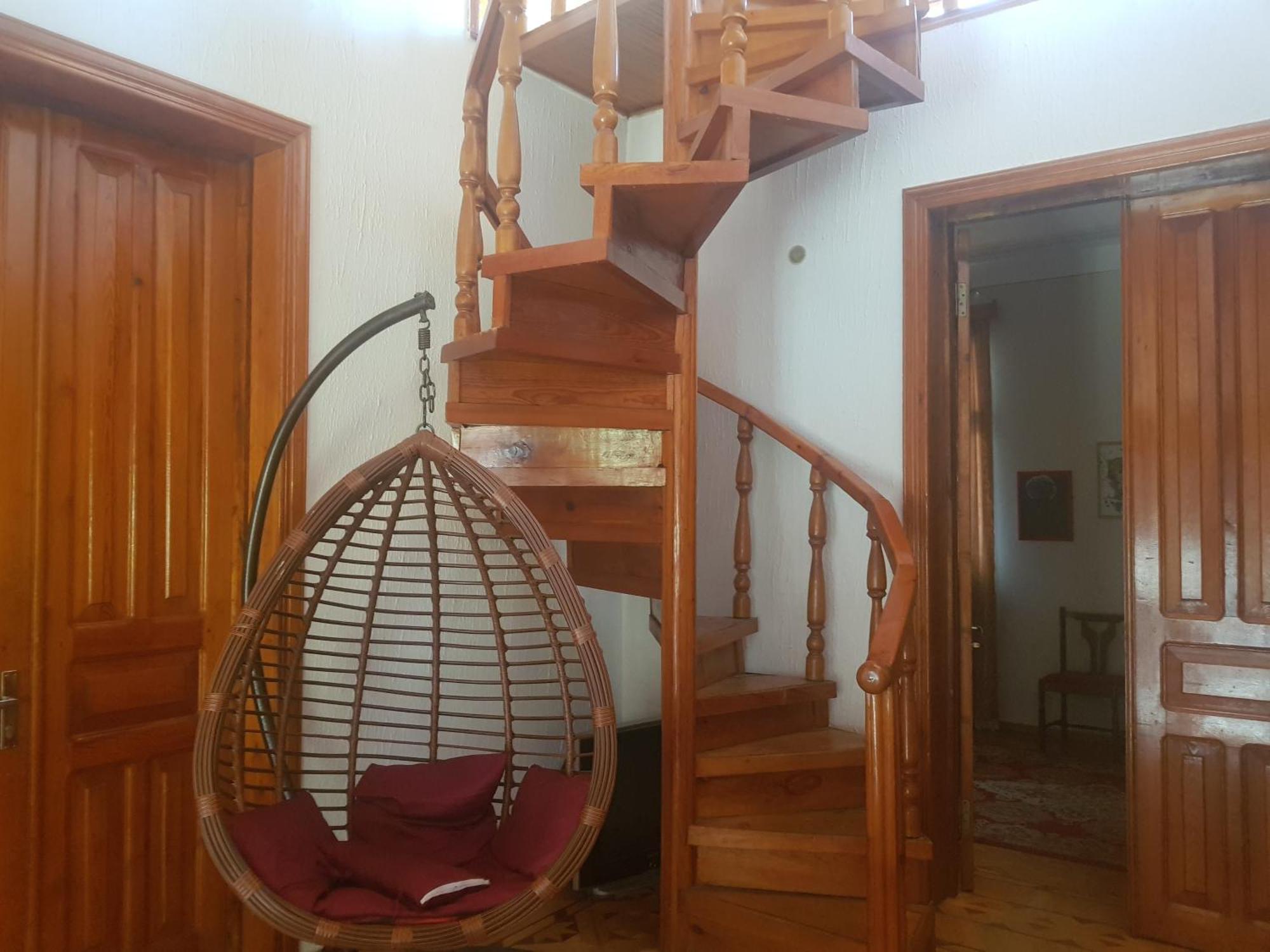 Hotel Shaumiani Кутаиси Екстериор снимка