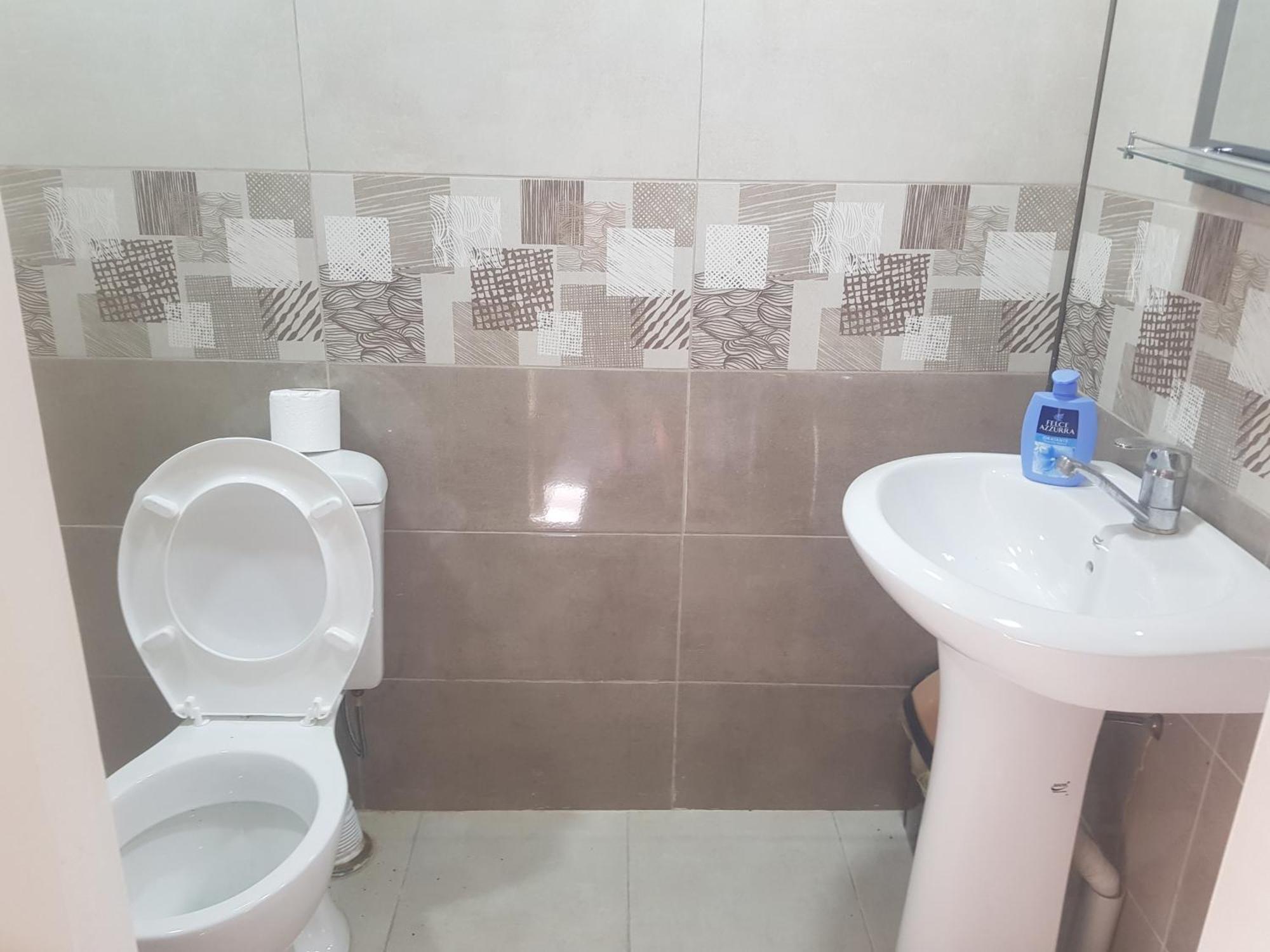 Hotel Shaumiani Кутаиси Екстериор снимка